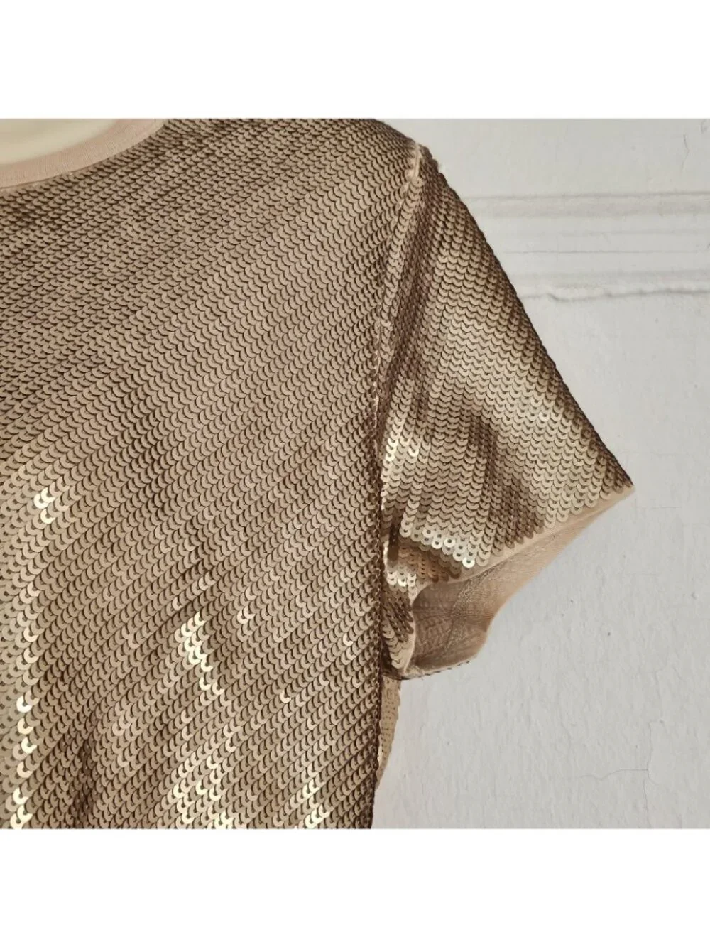 MICHAEL MICHAEL KORS Women's Crew Sequin T-Shirt, Golden, Large, Top Blouse